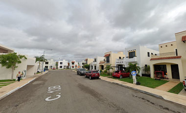 Venta de Casa en Remate, en Zona Exclusiva estratégicamente ubicada, Col. Caucel, Mérida, Yucatán