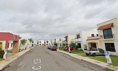 Venta de Casa en Remate, en Zona Exclusiva estratégicamente ubicada, Col. Caucel, Mérida, Yucatán