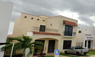 Venta de Casa en Remate, en Zona Exclusiva estratégicamente ubicada, Col. Caucel, Mérida, Yucatán