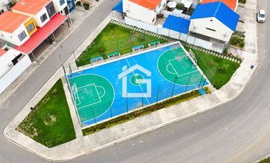 Casa en Venta en Urbanización Miracielo, Machala – Modelo Adriana
