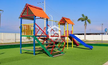 Casa en Venta en Urbanización Miracielo, Machala – Modelo Adriana