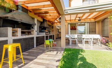 Venta hermosa casa Camino el Huinganal - Lo Barnechea
