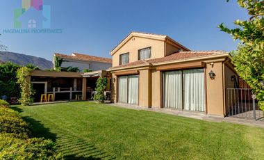 Venta hermosa casa Camino el Huinganal - Lo Barnechea