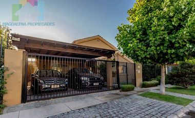 Venta hermosa casa Camino el Huinganal - Lo Barnechea