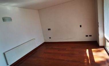 VENTA IMPERDIBLE - METRO LOS LEONES DEPARTAMENTO HERMOSO