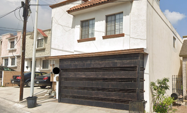 Venta de Casa en Remate, en Zona Exclusiva estratégicamente ubicada, Col. Cumbres, Monterrey Nuevo León