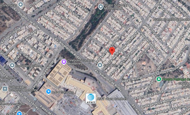 Venta de Casa en Remate, en Zona Exclusiva estratégicamente ubicada, Col. Cumbres, Monterrey Nuevo León