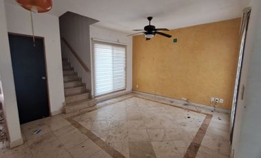 VENDO CASA EN LA COL. RICARDO FLORES MAGÓN