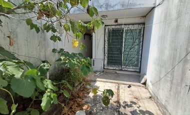 VENDO CASA EN LA COL. RICARDO FLORES MAGÓN