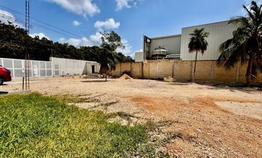 Renta de Terreno uso comercial con bodega a unos pasos de av Huayacan sobre calle Nazareth.40 m2 construcciónTerreno de 1,246 Uso mixto de barrio‼️