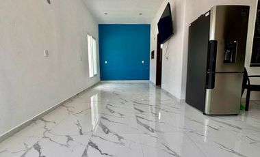 Renta de Terreno uso comercial con bodega a unos pasos de av Huayacan sobre calle Nazareth.40 m2 construcciónTerreno de 1,246 Uso mixto de barrio‼️