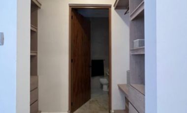 HERMOSA CASA  EN VILLA MAGNA CON 1 RECAMARA EN PLANTA BAJA, SOTANO Y ROOF GARDEN