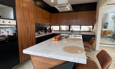 HERMOSA CASA  EN VILLA MAGNA CON 1 RECAMARA EN PLANTA BAJA, SOTANO Y ROOF GARDEN