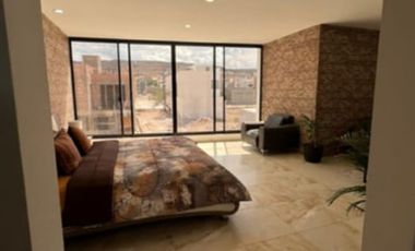 HERMOSA CASA  EN VILLA MAGNA CON 1 RECAMARA EN PLANTA BAJA, SOTANO Y ROOF GARDEN