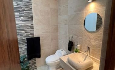 HERMOSA CASA  EN VILLA MAGNA CON 1 RECAMARA EN PLANTA BAJA, SOTANO Y ROOF GARDEN