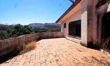 SE VENDE CASA A PRECIO DE TERRENO EN LAS CAÑADAS ZAPOPAN JALISCO