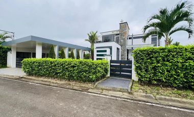 VENTA DE CASA EN URB. ROYAL TENIS CLUB