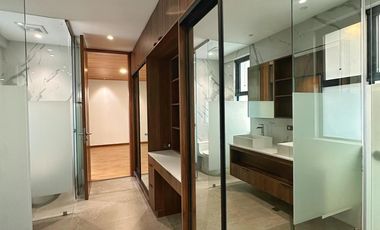Experience Refined Living: Stunning 509 sqm House for Lease in McKinley West