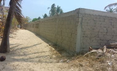 Terreno escriturado sobre playa en Luces en el Mar de Acapulco, Guerrero