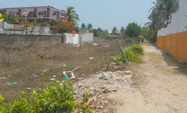Terreno escriturado sobre playa en Luces en el Mar de Acapulco, Guerrero