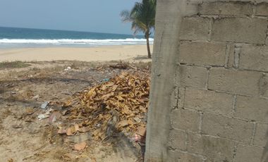 Terreno escriturado sobre playa en Luces en el Mar de Acapulco, Guerrero