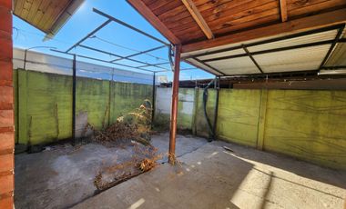 Se vende casa en Villa Las Rosas, Lontue, Molina