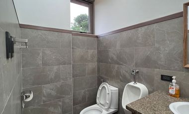 FOR SALE: PREMIUM 2 STOREY MODERN HOUSE & LOT WITH BASEMENT PARKING