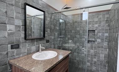 FOR SALE: PREMIUM 2 STOREY MODERN HOUSE & LOT WITH BASEMENT PARKING