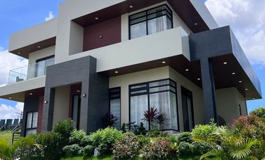 FOR SALE: TAGAYTAY HIGHLANDS 2-STOREY PREMIUM MODERN HOME.