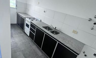 DEPARTAMENTO 2 AMBIENTES CON COCHERA USO PROFESIONAL ITUZAINGO