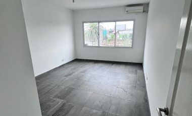 DEPARTAMENTO 2 AMBIENTES CON COCHERA USO PROFESIONAL ITUZAINGO