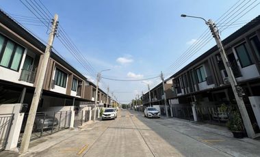 2-story townhome for sale, Time Home Romyen project, 3 bedrooms, 2 bathrooms, size 22 sqw., usable area 135 sq m., Chaloem Phrakiat Rama 9 Road, Soi 3