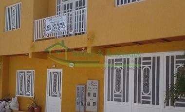 EN GIRARDOT - CUNDINAMARCA  VENDEMOS CASA CON 4 APARTAMENTOS INDIVIDUALES.