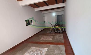 EN GIRARDOT - CUNDINAMARCA  VENDEMOS CASA CON 4 APARTAMENTOS INDIVIDUALES.