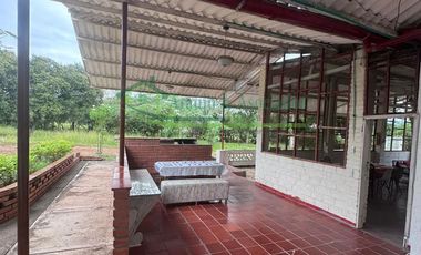 Vendemos finca con piscina privada