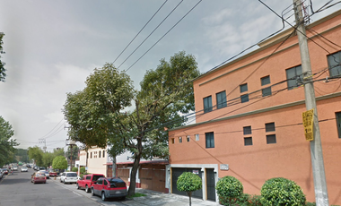 Remate Bancario en  la colonia Clavería con ubicación Privilegiada en la Calle Floresta