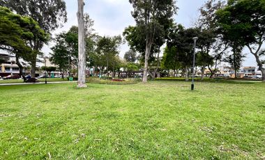 CASA FRENTE AL PARQUE! Para Vivienda, Constructoras e Inversionistas. ‼