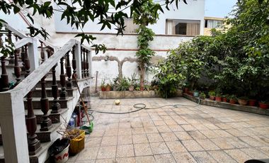 CASA FRENTE AL PARQUE! Para Vivienda, Constructoras e Inversionistas. ‼