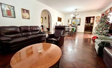 CASA FRENTE AL PARQUE! Para Vivienda, Constructoras e Inversionistas. ‼