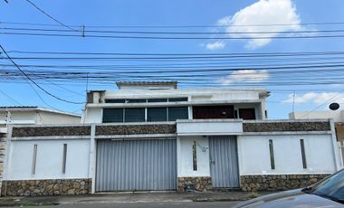 VENTA CASA URDESA CENTRAL DE OPORTUNIDAD