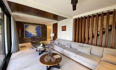 CASA CON 2500 M2 DE TERRENO, MODERNO DISEÑO CON ACABADOS DE LUJO, EXCELENTE UBICACION