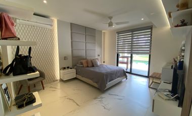 CASA CON 2500 M2 DE TERRENO, MODERNO DISEÑO CON ACABADOS DE LUJO, EXCELENTE UBICACION