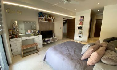 CASA CON 2500 M2 DE TERRENO, MODERNO DISEÑO CON ACABADOS DE LUJO, EXCELENTE UBICACION