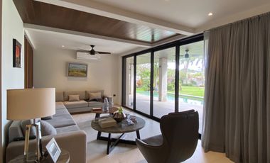 CASA CON 2500 M2 DE TERRENO, MODERNO DISEÑO CON ACABADOS DE LUJO, EXCELENTE UBICACION