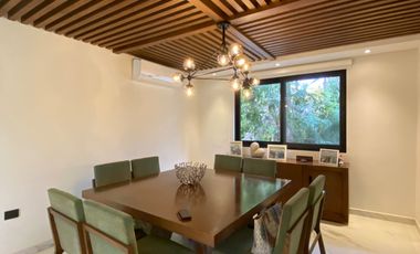CASA CON 2500 M2 DE TERRENO, MODERNO DISEÑO CON ACABADOS DE LUJO, EXCELENTE UBICACION