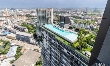 Compact 2 Bedroom, 1 Bathroom Condo with City and Sea View