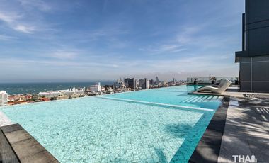 Compact 2 Bedroom, 1 Bathroom Condo with City and Sea View