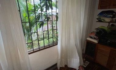 VENDO CASA CONSERVADA EN MAGDALENA CERCA A LA PERA DEL AMOR