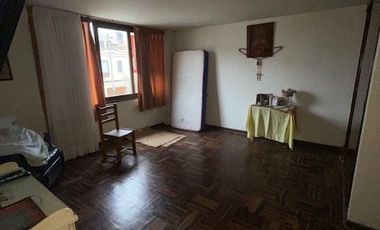 VENDO CASA CONSERVADA EN MAGDALENA CERCA A LA PERA DEL AMOR