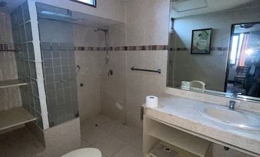 VENDO CASA CONSERVADA EN MAGDALENA CERCA A LA PERA DEL AMOR